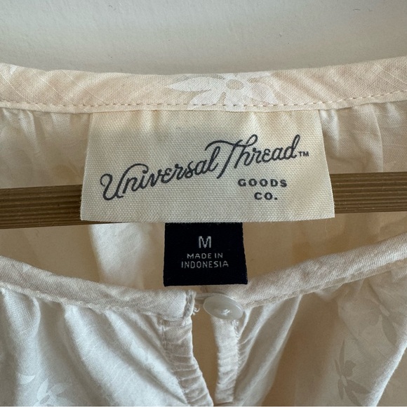 Universal Thread Women's Puff Short Sleeve Button-Front Blouse Cream Floral - Picture 7 of 8